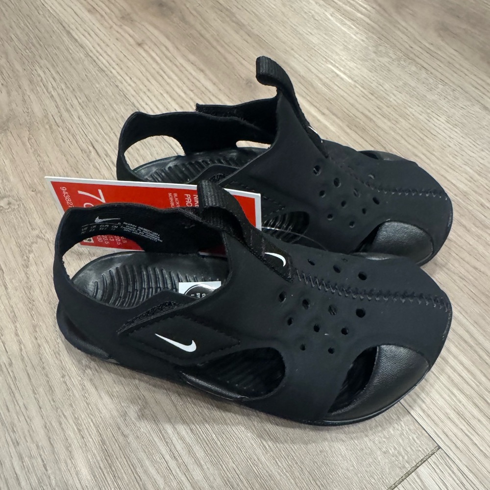 Toddler 7c Nike sandal